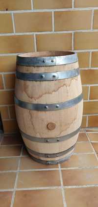 Вживані винні  бочки (Used Drunk Casks) для витримки дистилятів