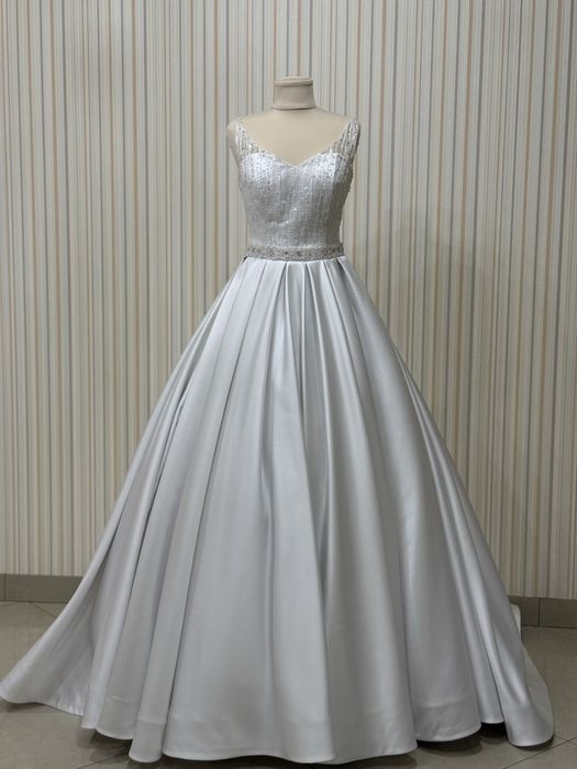 Весільна сукня