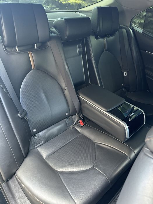 Продам Toyota Camry 70 Официальная 2.5 бензин/газ автомат.Premium Plus
