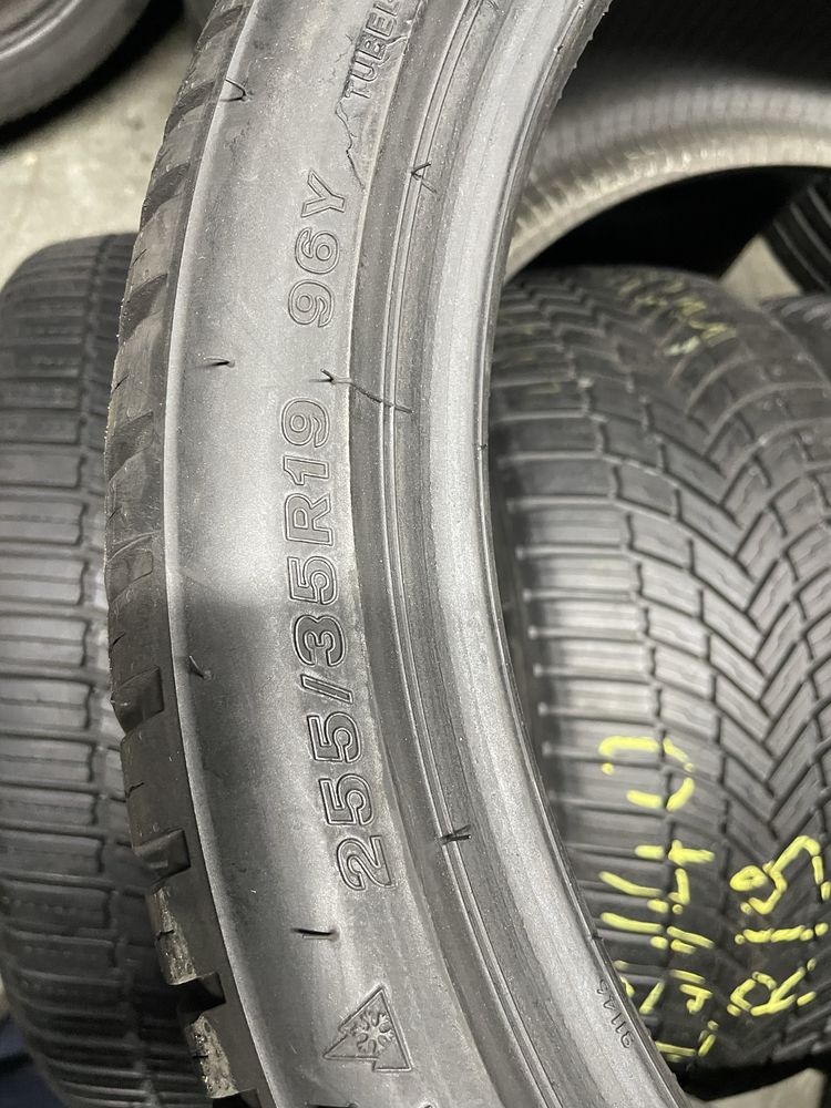 Різноширокий комплект 255/35 225/40 R19 A-005 Evo
