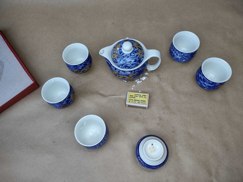 Zestaw porcelany do herbaty z wzorem smoka