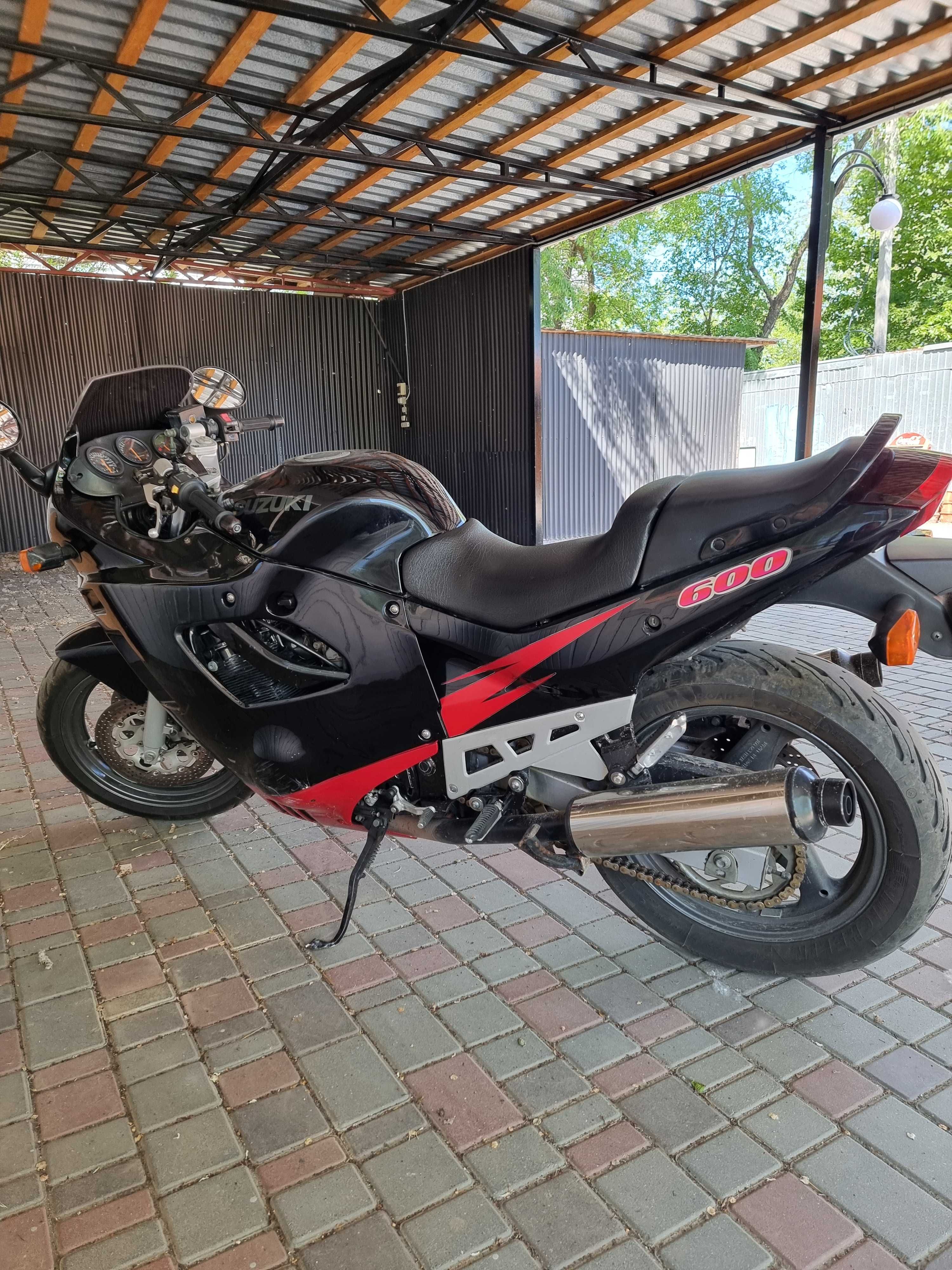Мотоцикл Suzuki GSX-600F