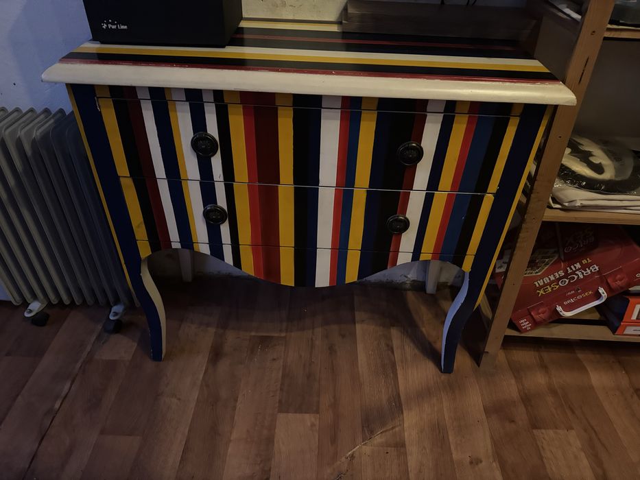 Movel cómoda com 2 gavetas (Marca AREA)