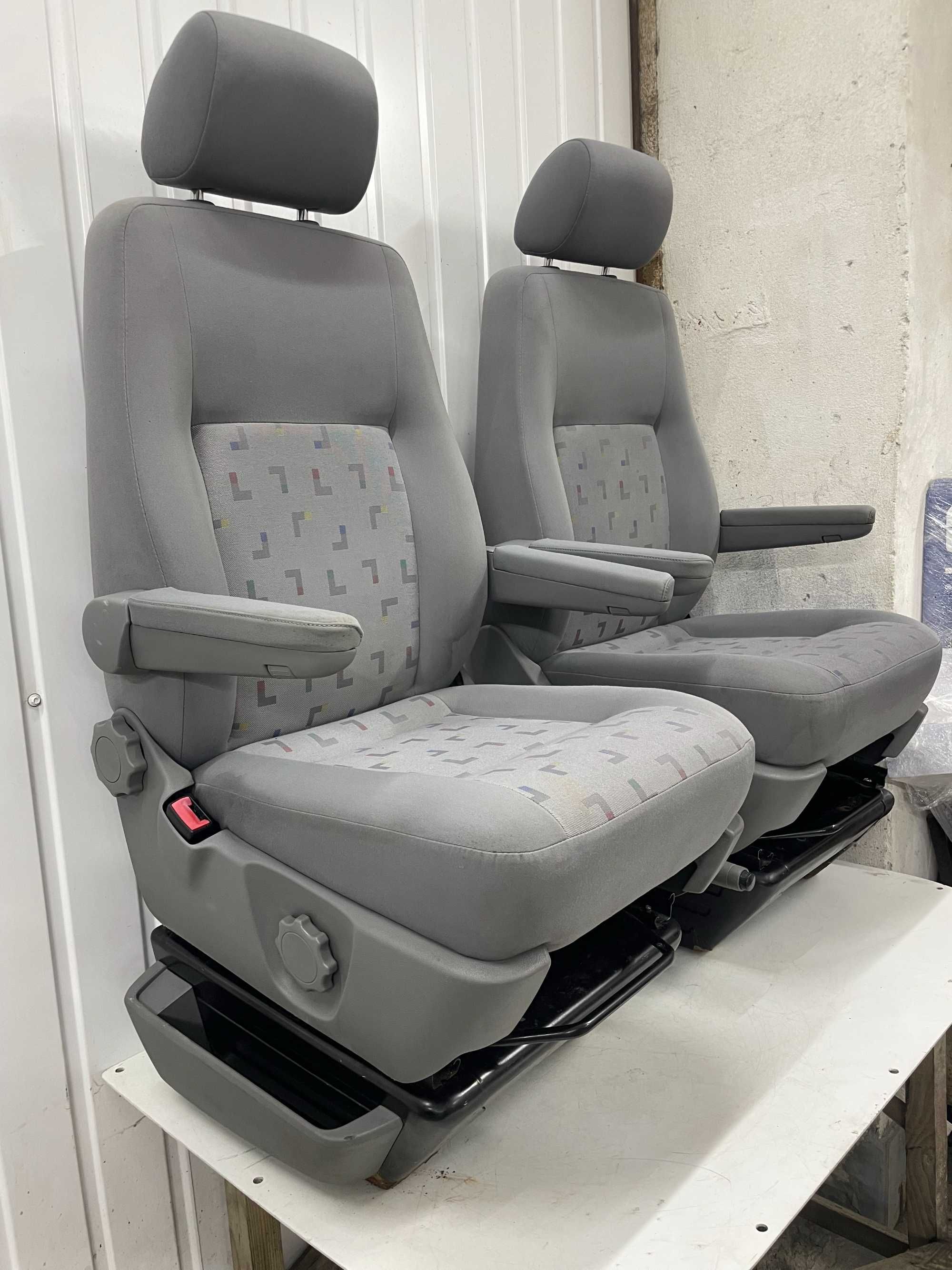 Сидіння VW t5 t6 передні сідушки Т5 рестайл Т6 Каравела сидіння