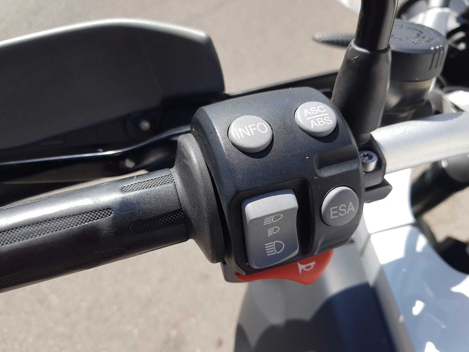 Vendo BMW 1200 GS em muito bom estado. Primeiro proprietário.