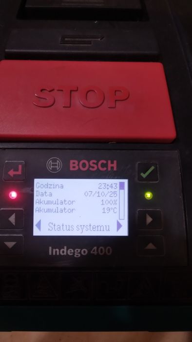 Robot koszący Bosch Indego 400 kosiarka samojezdna Bosch