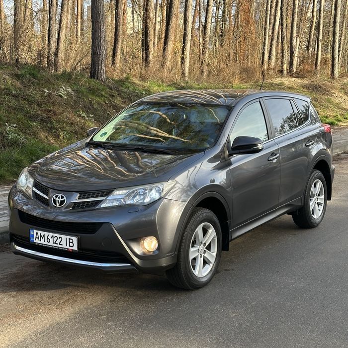 Toyota rav4  2013 года