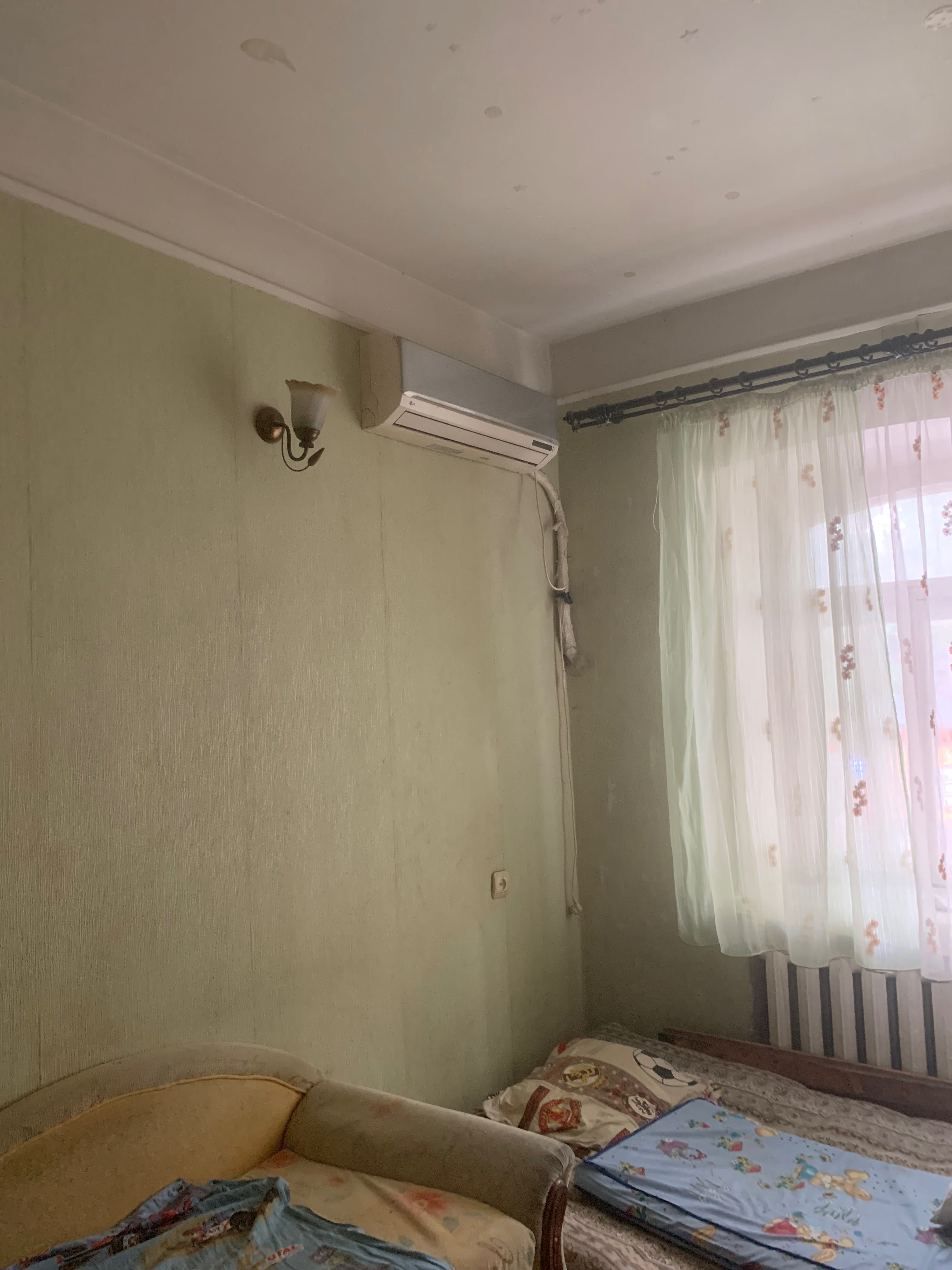 Продам 2 комнатную квартиру в центре недалеко от Привоза