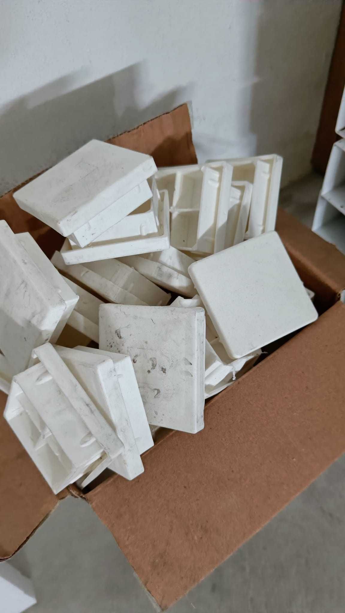 Postes quadrados de alumínio branco 205x6x6 cm