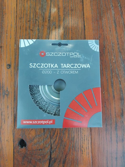 Szczotka tarczowa fi 200 z otworem .