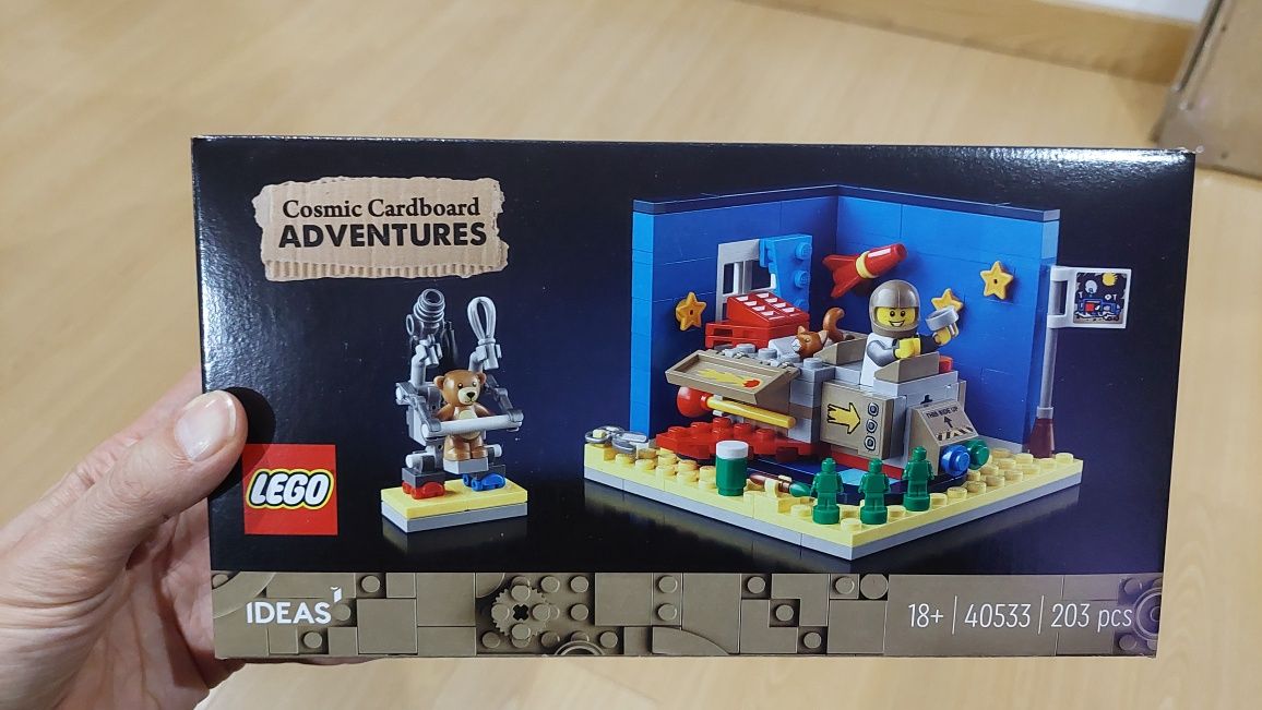 LEGO 40533 - Cosmic Cardboard Adventures