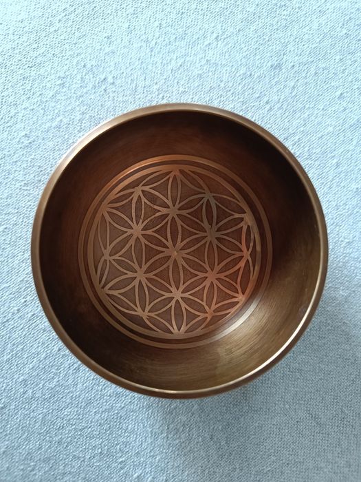 Tigela de Canto Tibetana Feita À Mão com Badalo Couro e Almofada