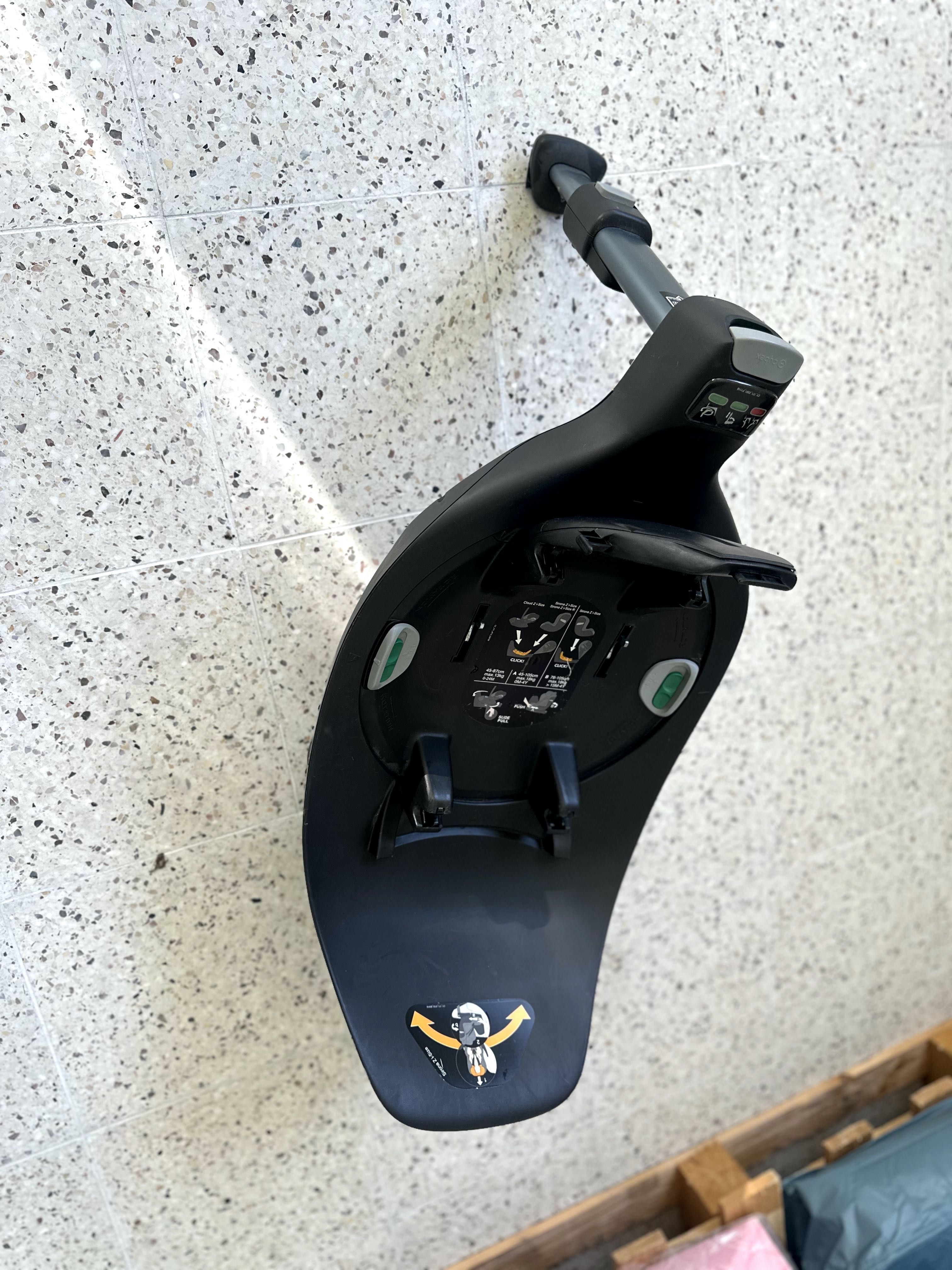 fotelik + baza Cybex Cloud T i-size czarny | b.dobry stan