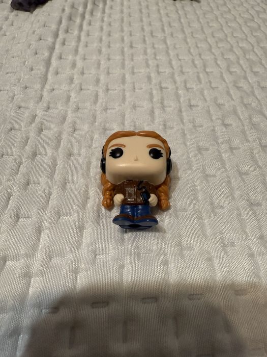 Max Myfield - Kinder Joy: Stranger Things