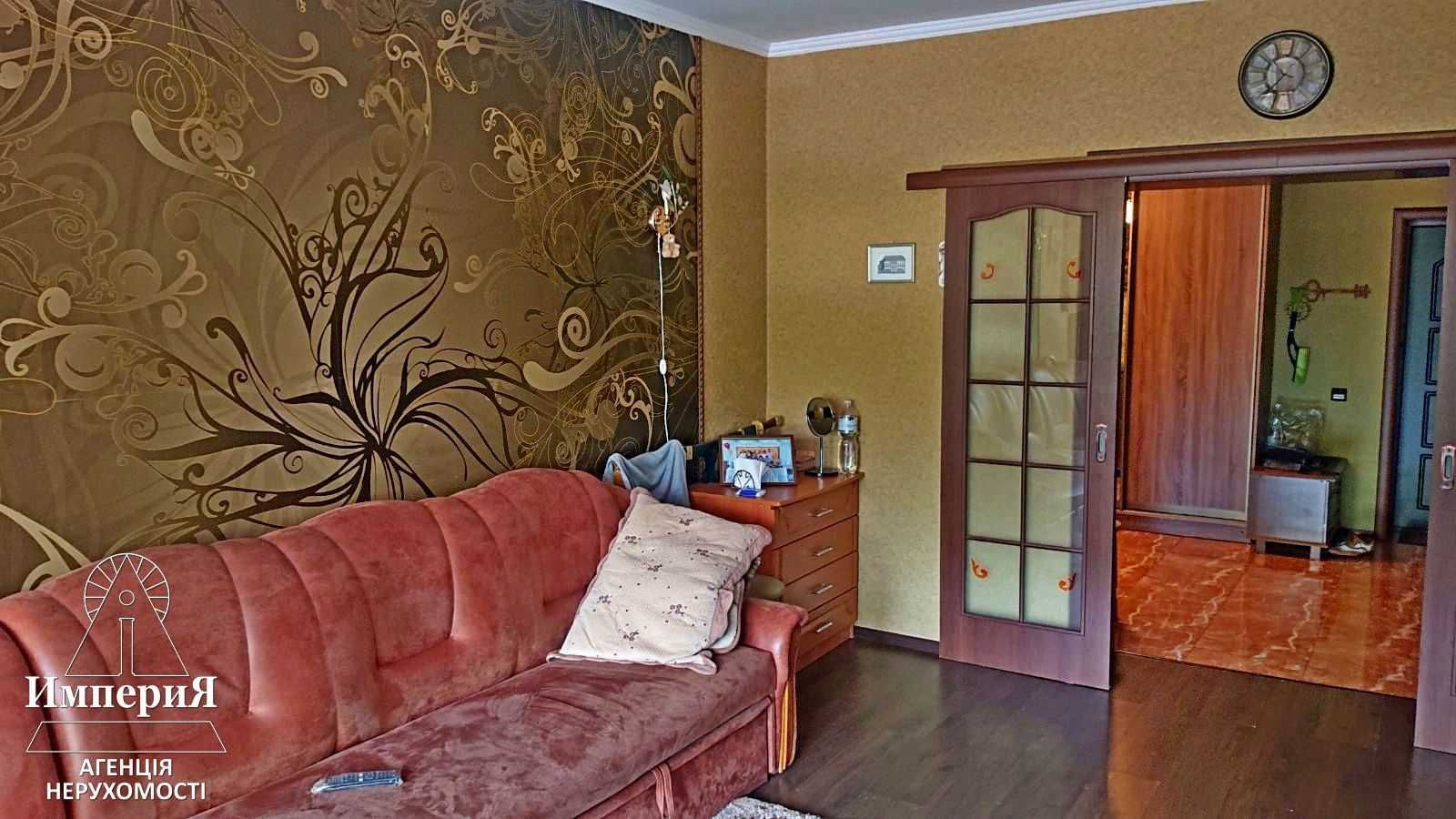 Продам 3-Х с ремонтом мебелью и техникой в элитном доме на Вокзальной.