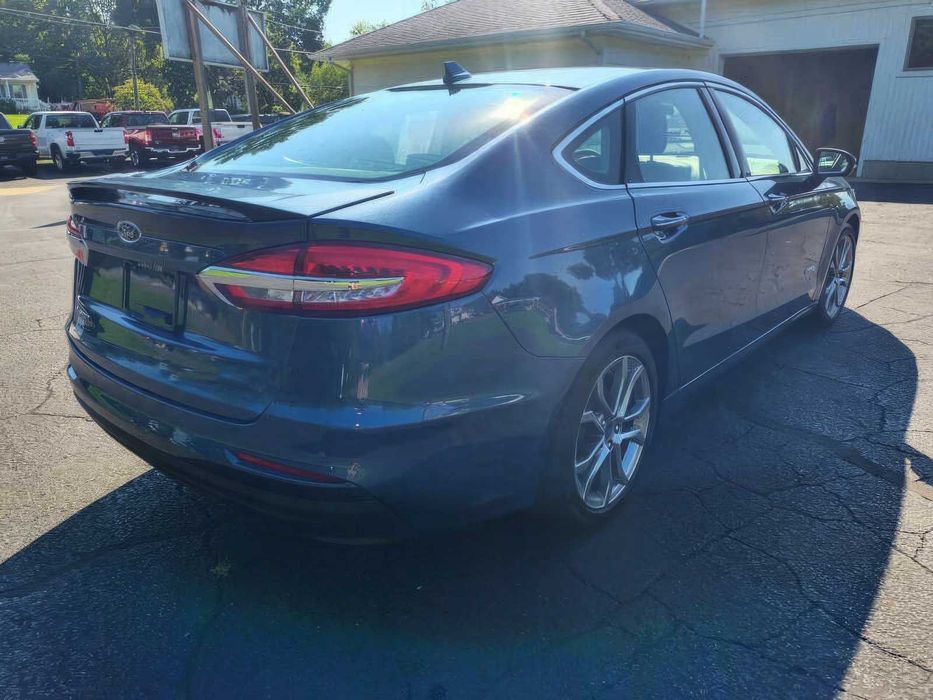 Ford Fusion Hybrid Titanium      2019