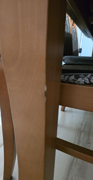 Stół rozkładany i 10 krzeseł