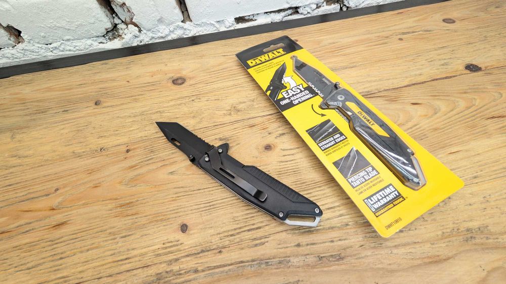 Ніж складний DeWalt DWHT10910 з США Оригінал