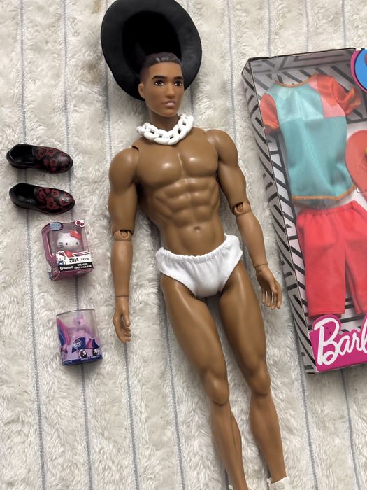 Lalka Glowa lalki Barbie Ken, ciało jak Adonis akcesoria buty