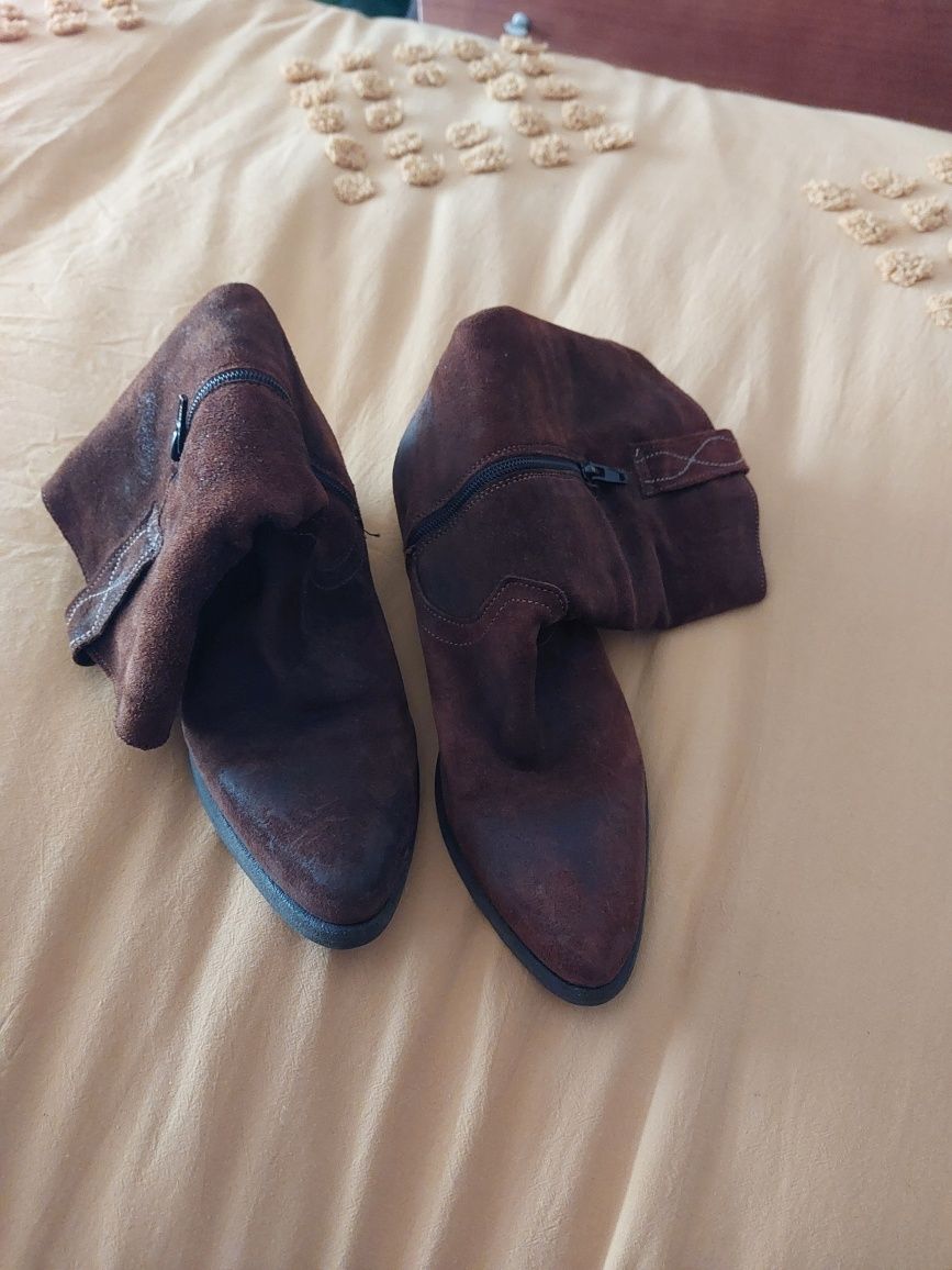 Botas pele castanho