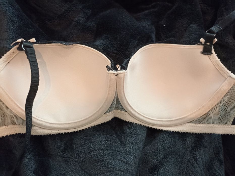 Biustonosz beżowo-czarny  Elle Macpherson 75B