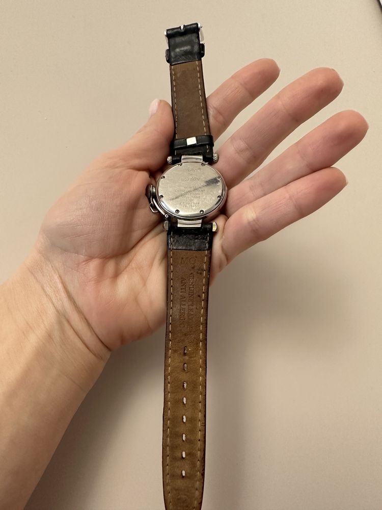 Годиник cartier з шкіряним ремінцем