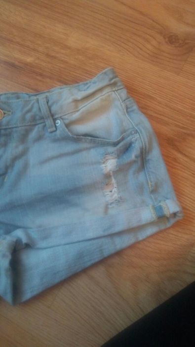 Spodenki jeansowe H&M Divided