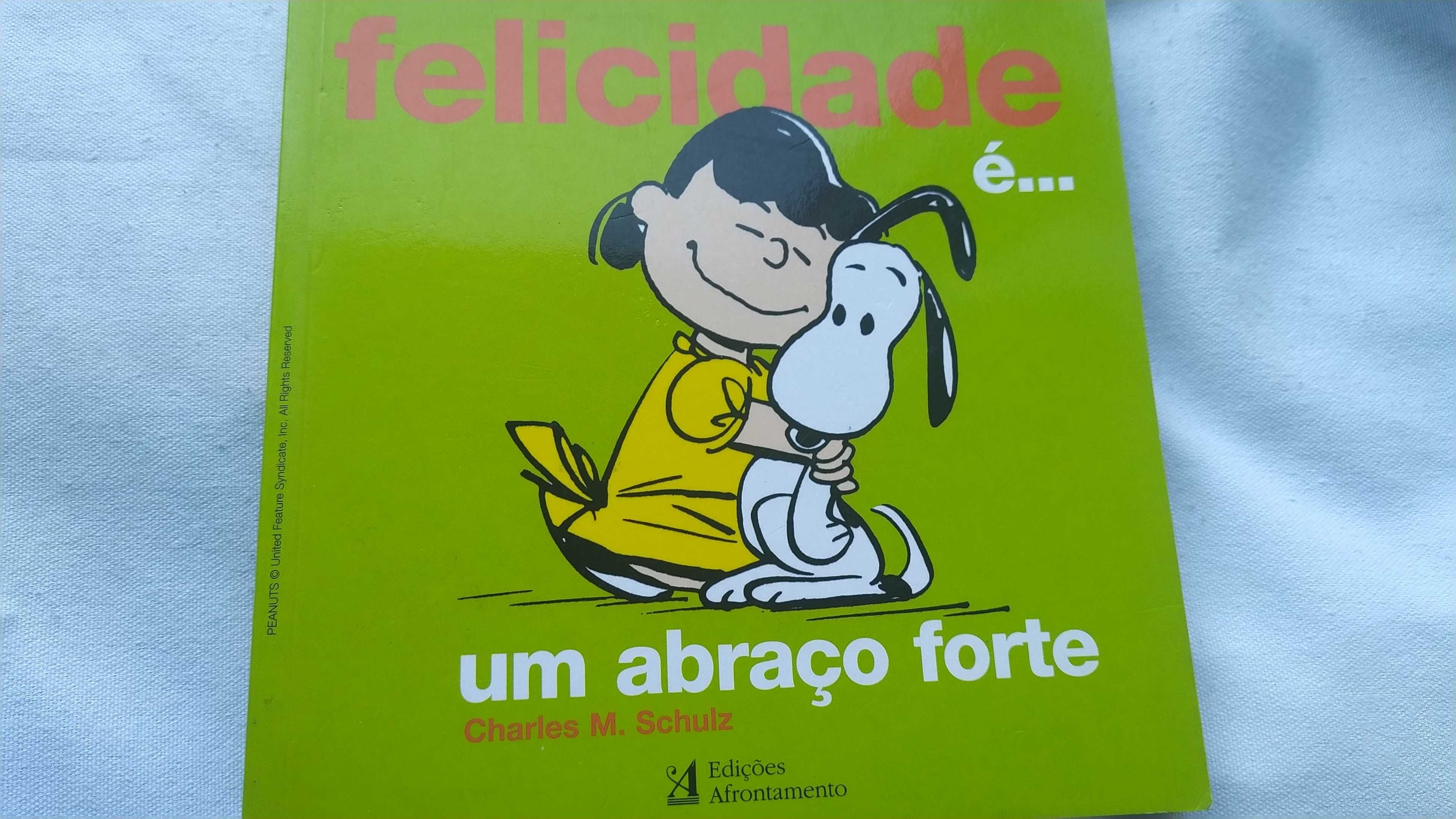 Livro Snoopy "Felicidade"