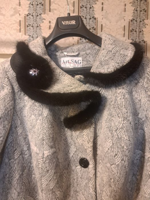 Продам зимове жіноче пальто