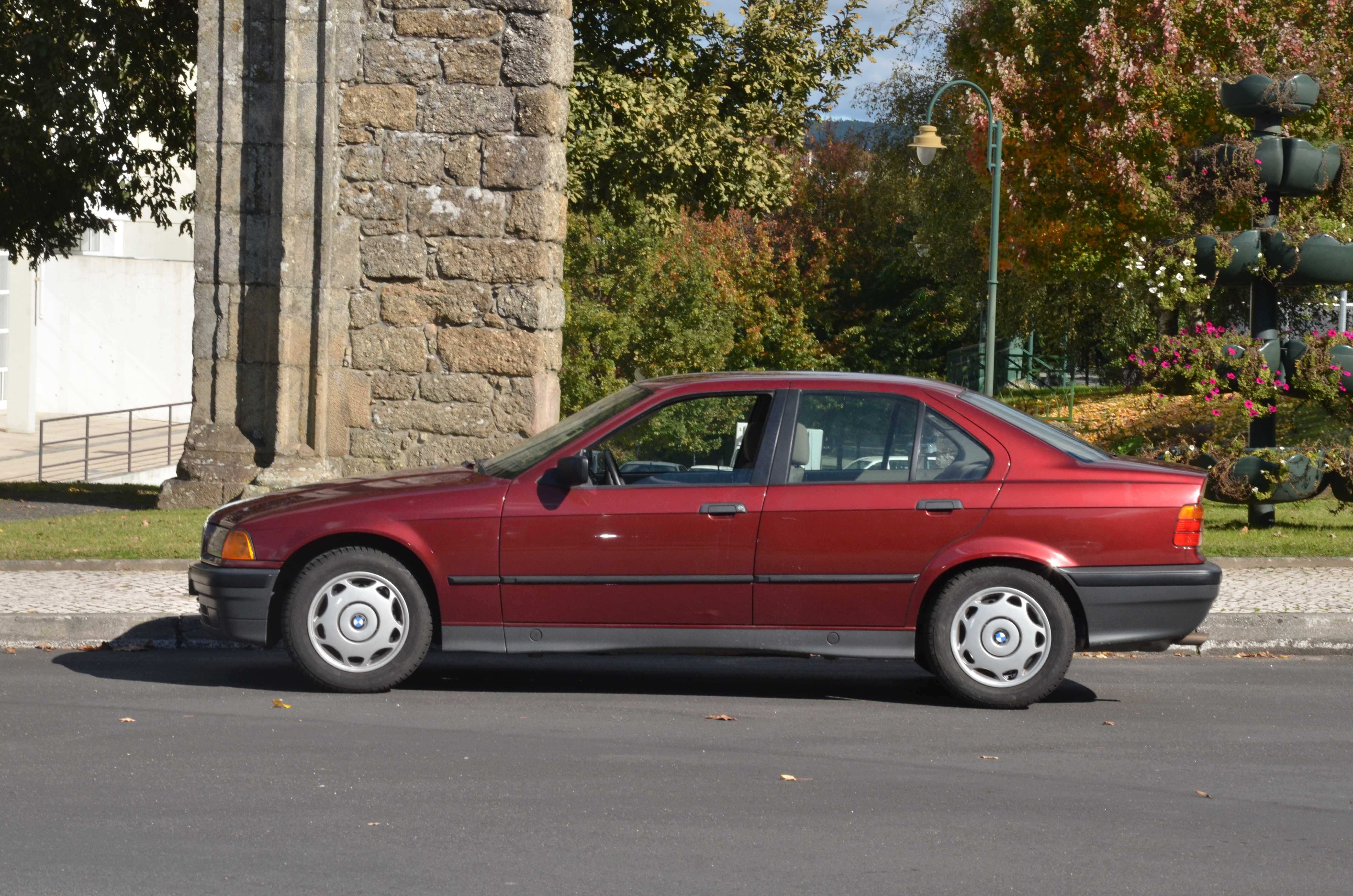 BMW 320 i (E 36)
