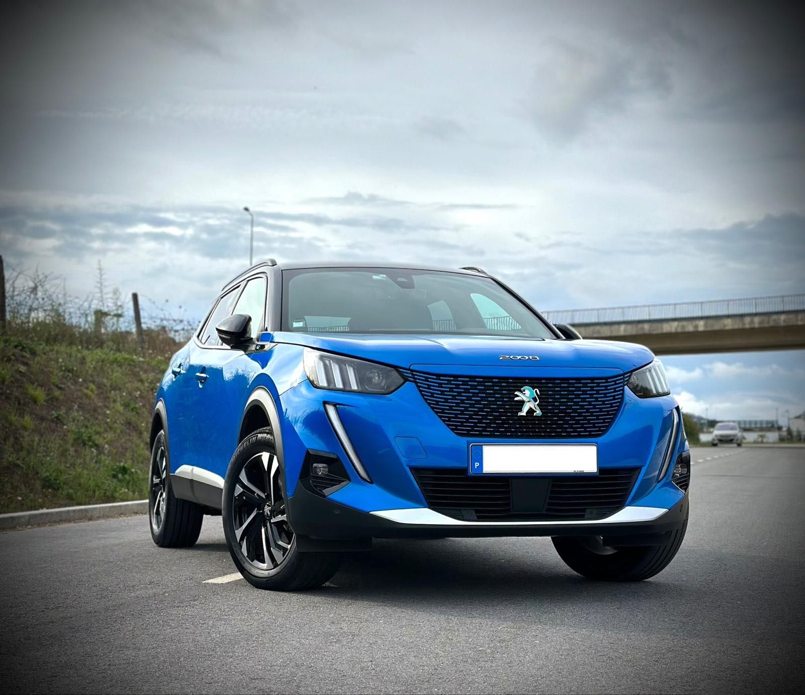 Peugeot e-2008 eletrico - GT Pack / Iva Dedutivel