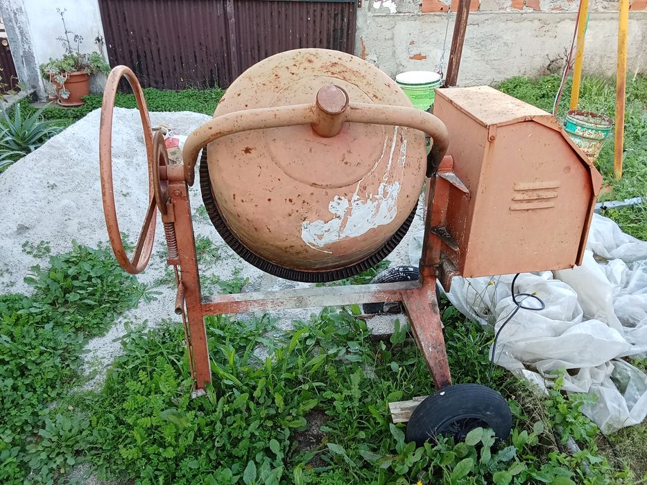 Betoneira LIS160 usada