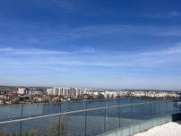 Продам РОЗКІШНИЙ ПЕНТХАУС на березі Озера, вид який заворожує!