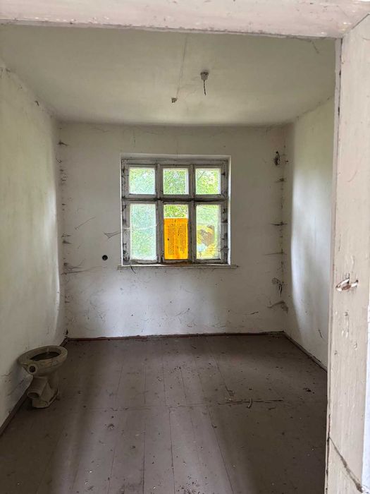 ПРОДАЖ! Адмін. будинок, гараж,​ с-ще Немирів, вул. Західні Вали 12а