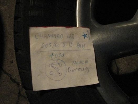 2 колеса литые диски Форд, летняя резтна Champiro 205/60 R15