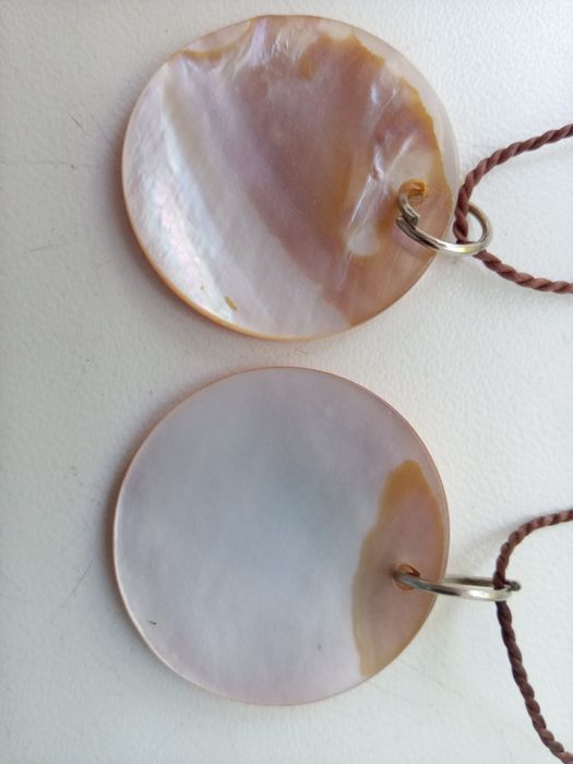 Продам бусы, подвески