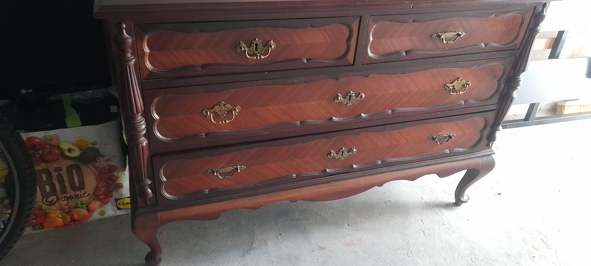 Venda de cómoda e mesa centro
