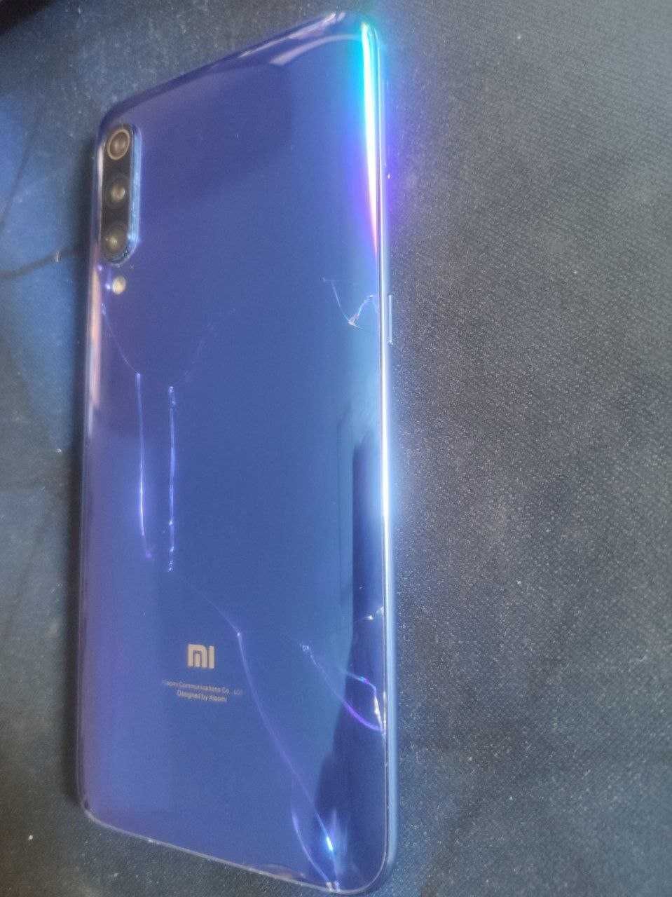 Xiaomi MI 9 (8/128Gb)