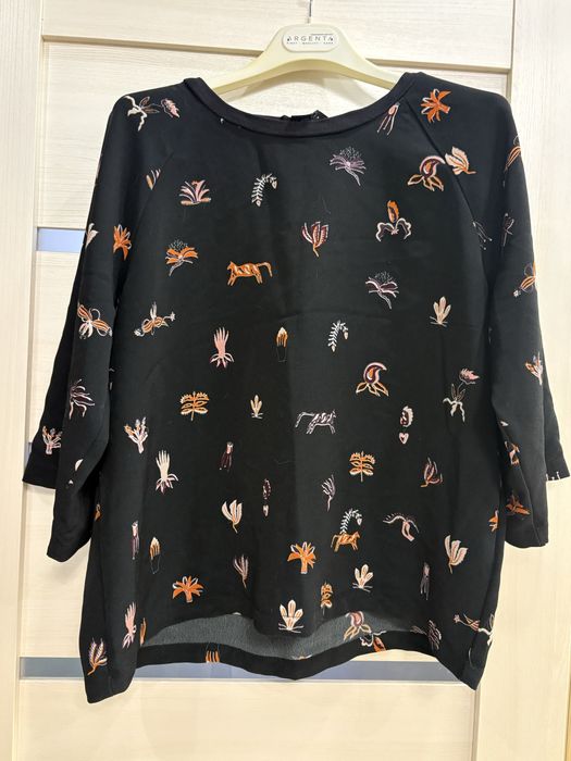 Чорна блуза-оверсайз з яскравим принтом Monkl S