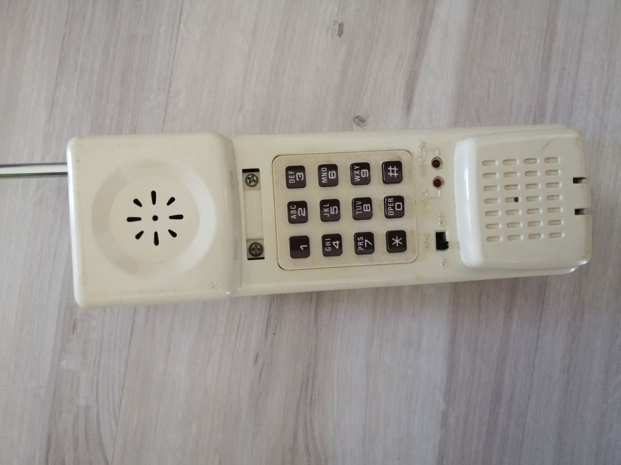 Zabytkowy aparat telefoniczny