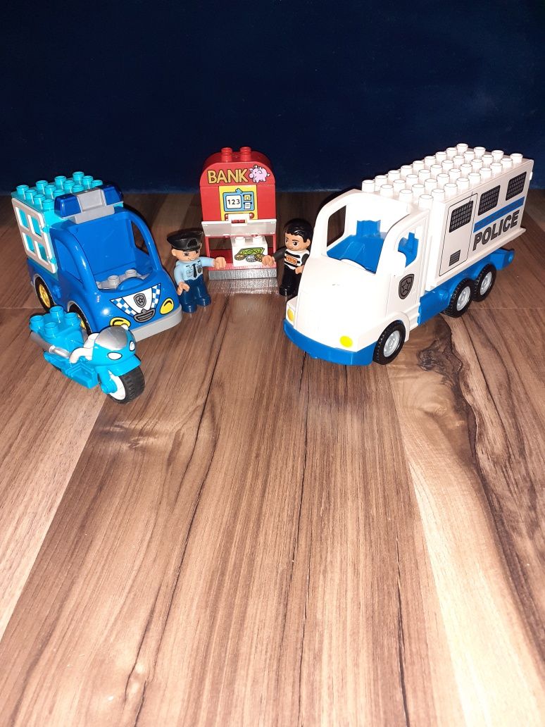 Lego Duplo 10809 policja napad na bank policjant na motorze złodziej