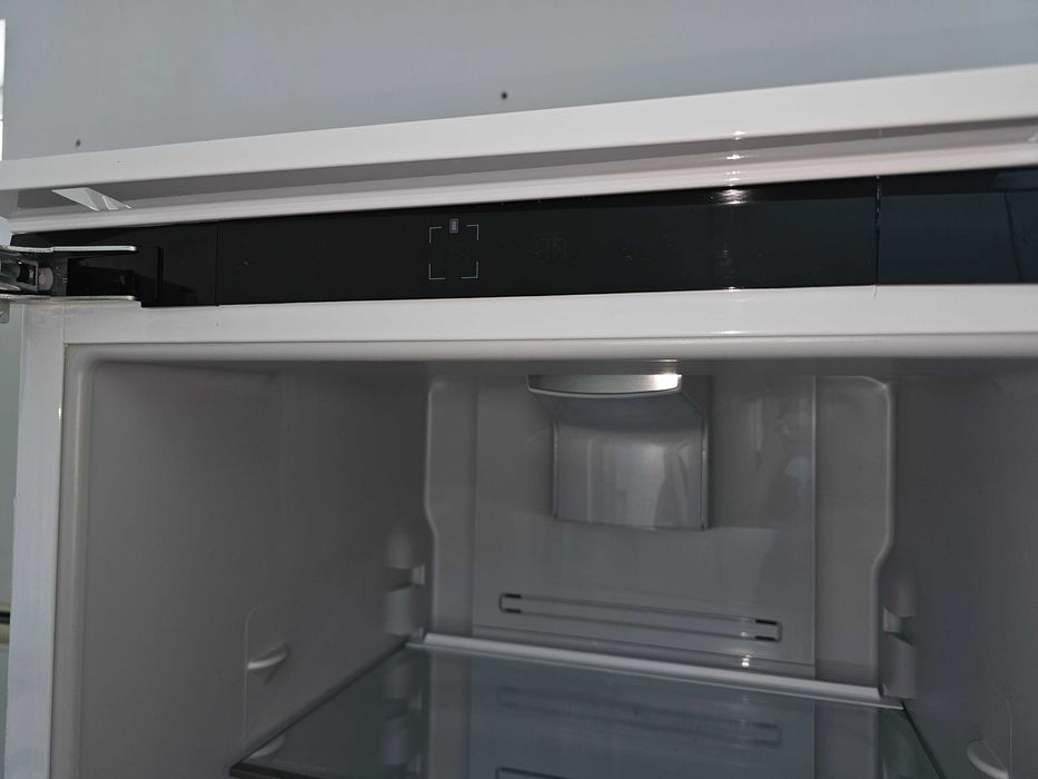 Lodówka do zabudowy AEG EK9D18C | 177cm | 274L| 118kWh/rok| komora 0st