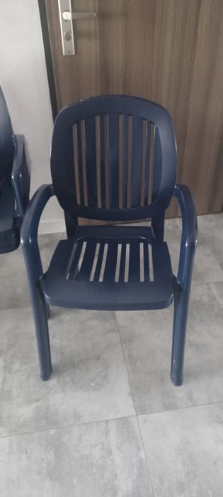 Krzesła ogrodowe plastikowe z Danii