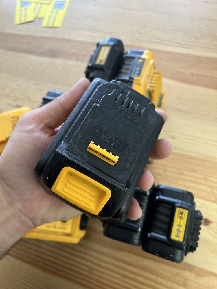 Аккумуляторы Dewalt