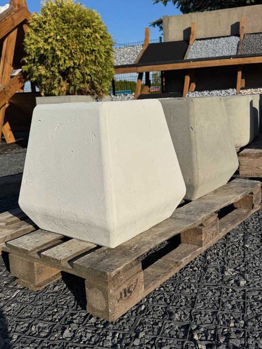 Donica betonowa Axis śnieżnobiała Ogrodowa niemalowana 47x44 1 szt