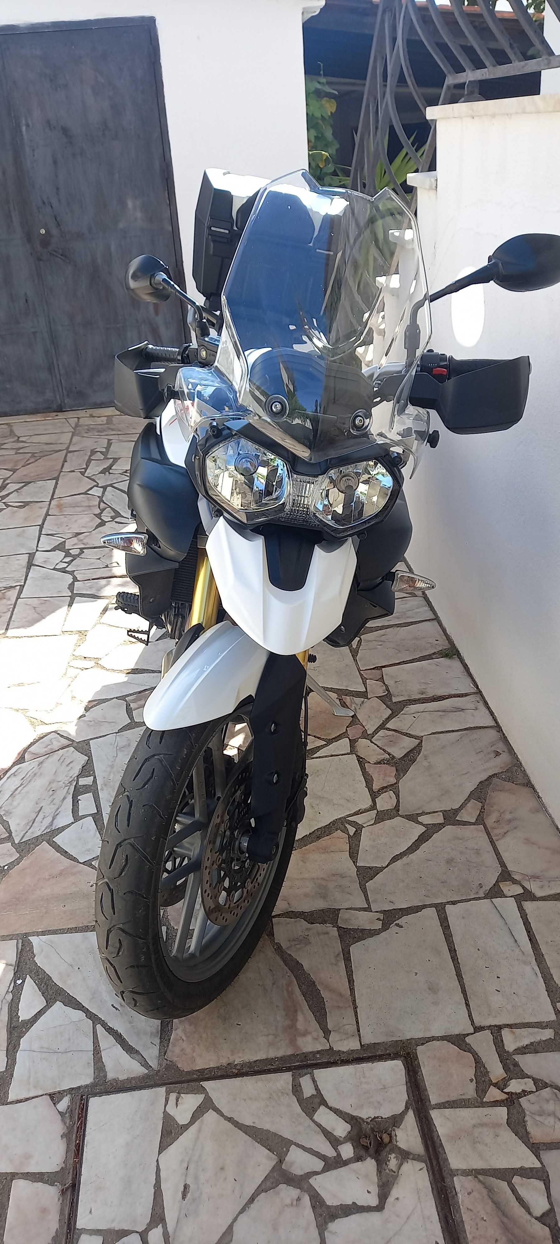 Triumph Tiger 800