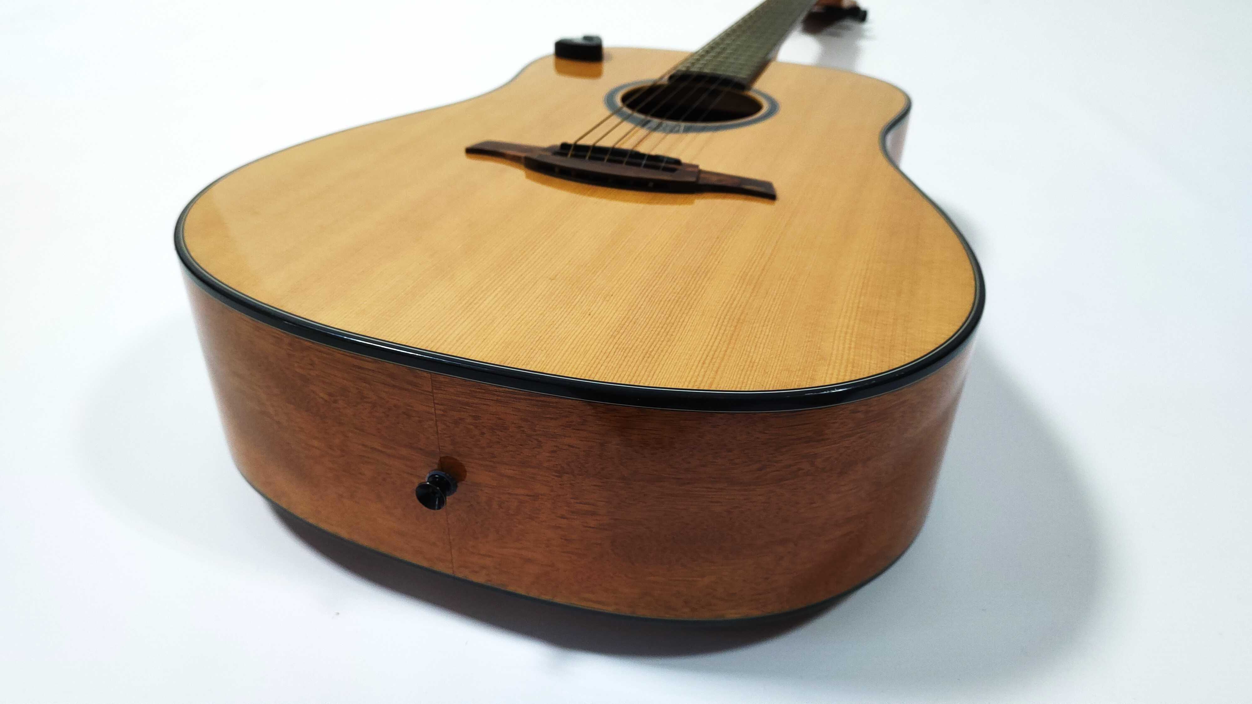 Gitara akustyczna LAG T66D