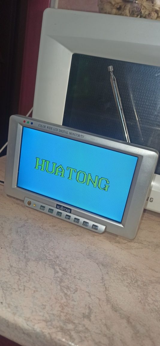 Автомобильный телевизор huatong mini tv ht-700