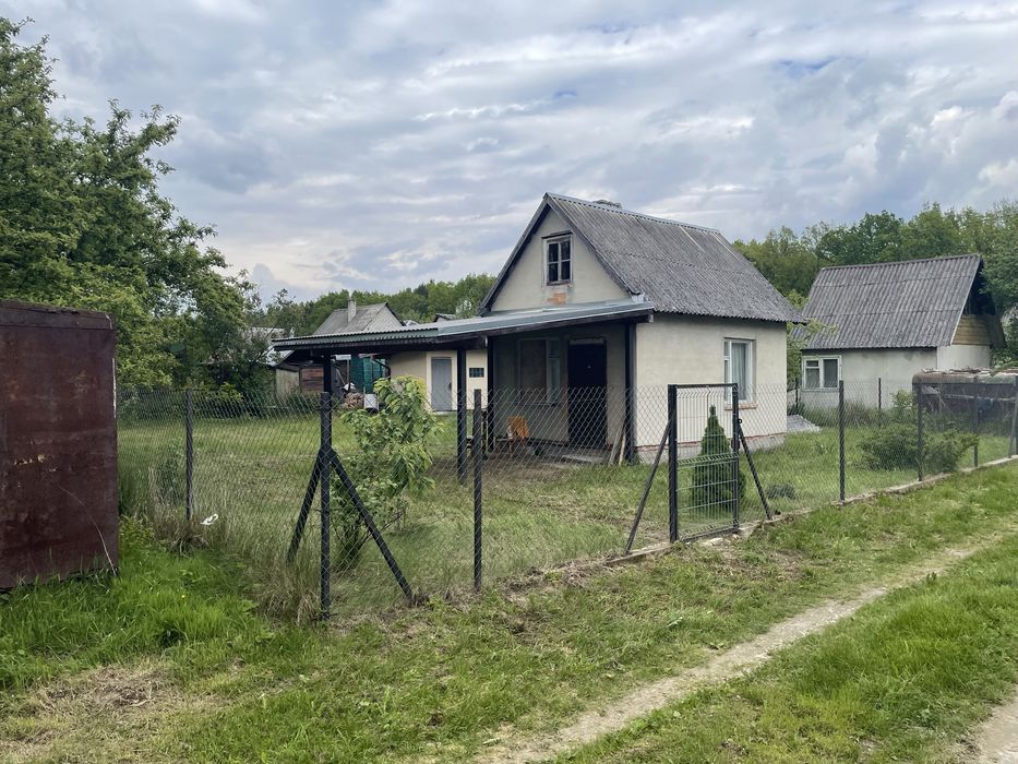Дача, садовий будинок в Калинках
