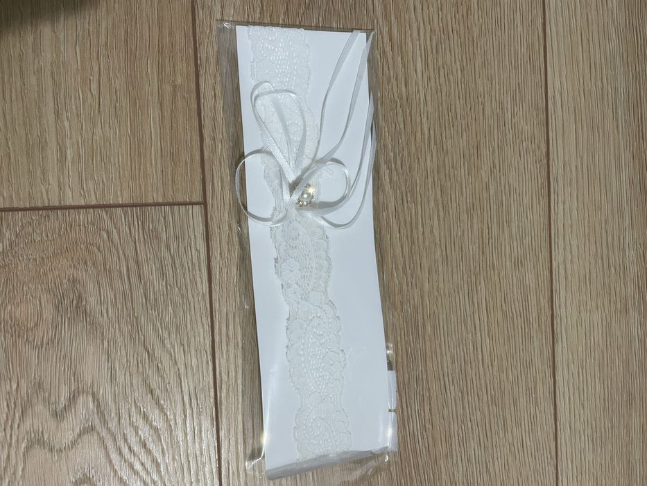 Brincos e ganchos de cabelo